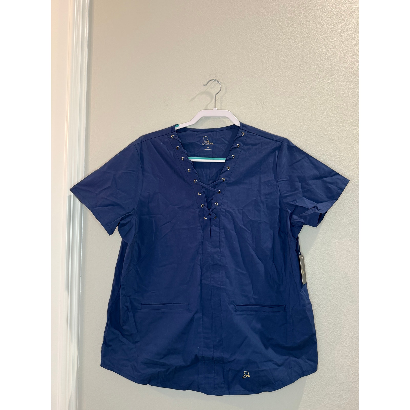 Jaanuu NWT Lace Up Blue V-Neck Scrub Top Sz XL Short Sleeve Two Pockets