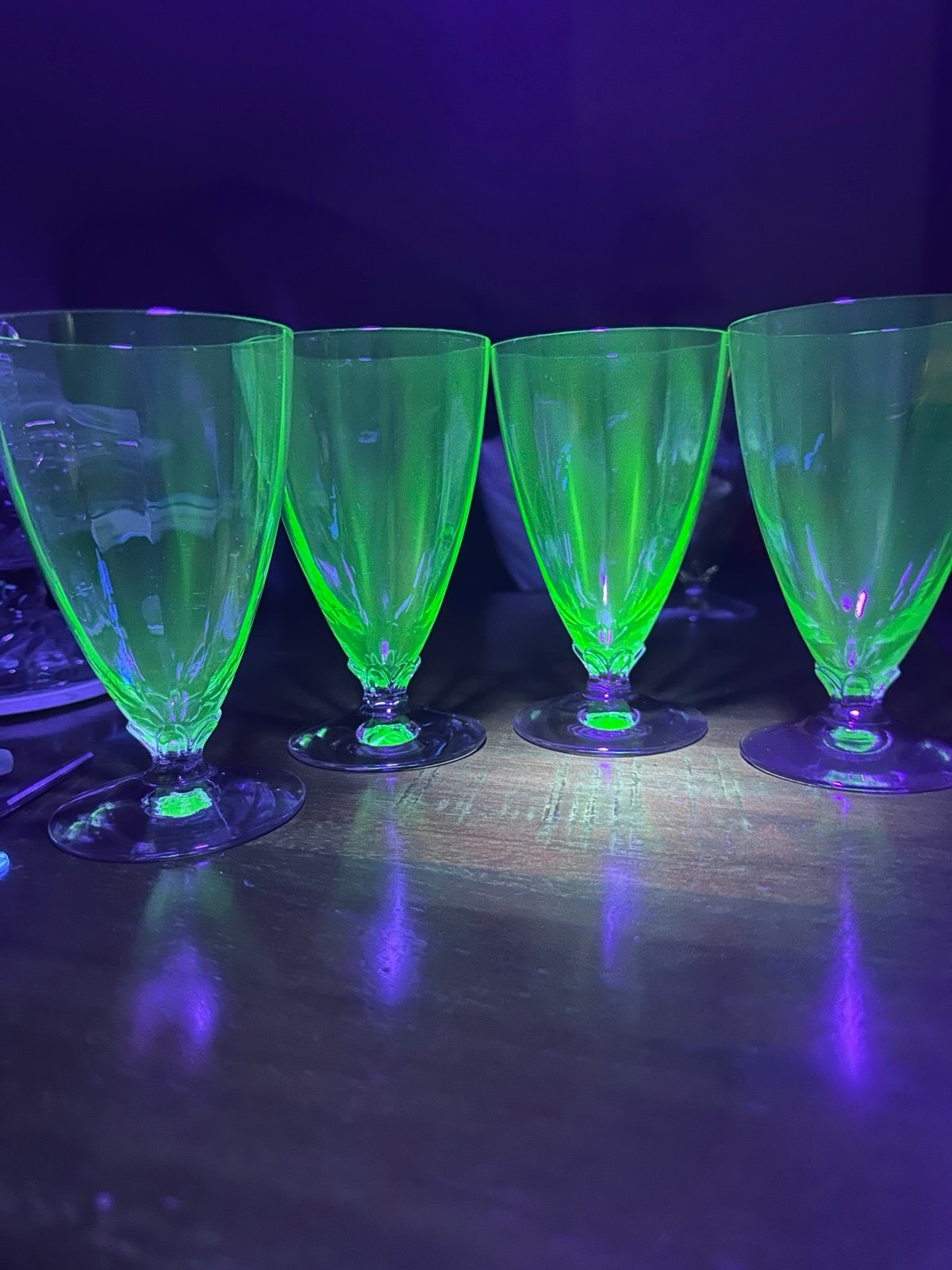 Four VTG Fostoria Green Footed Elegant Cocktail Tumbler Uranium Glasses