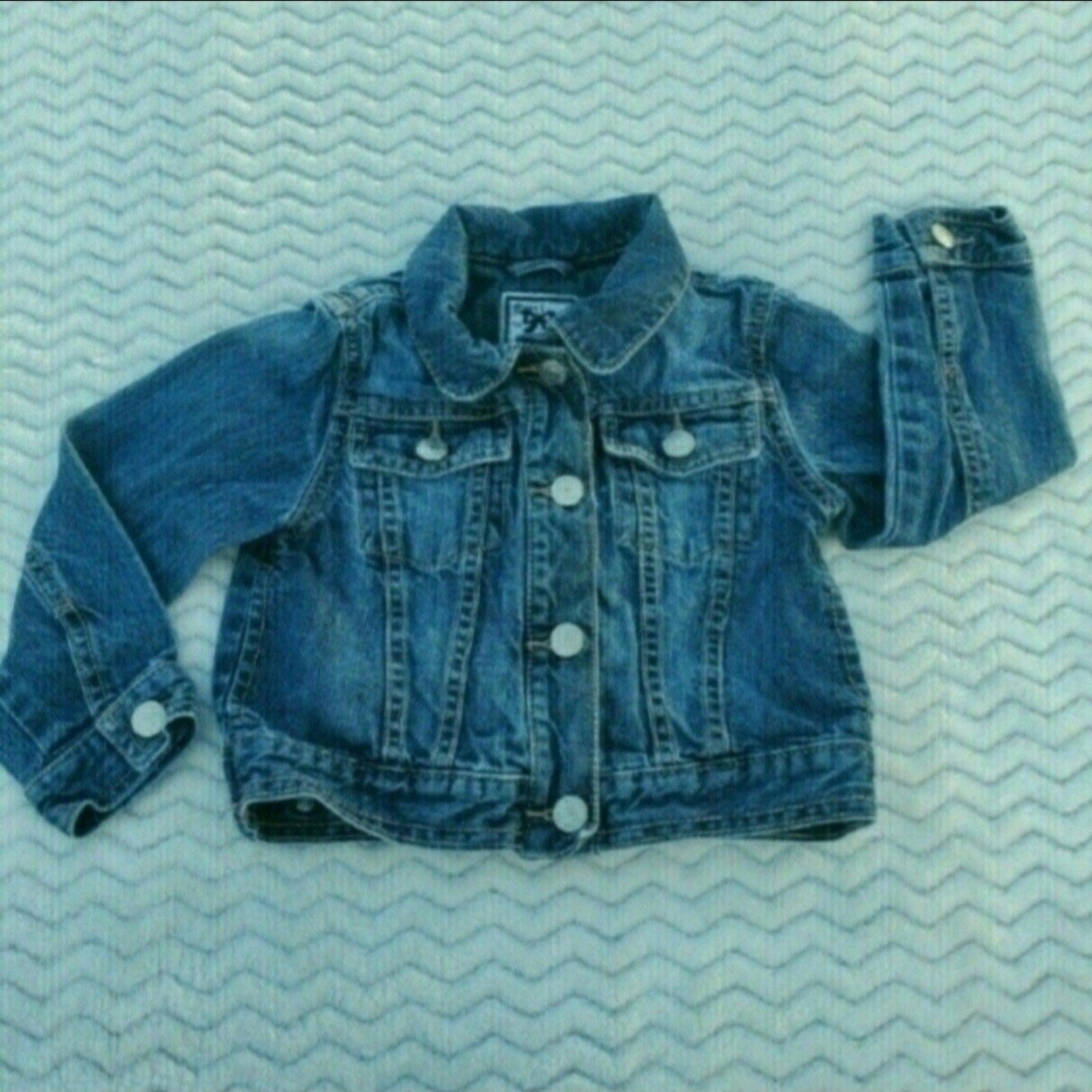 Gymboree size XS (4) Long Sleeve Medium Wash Button Up Jean Jacket