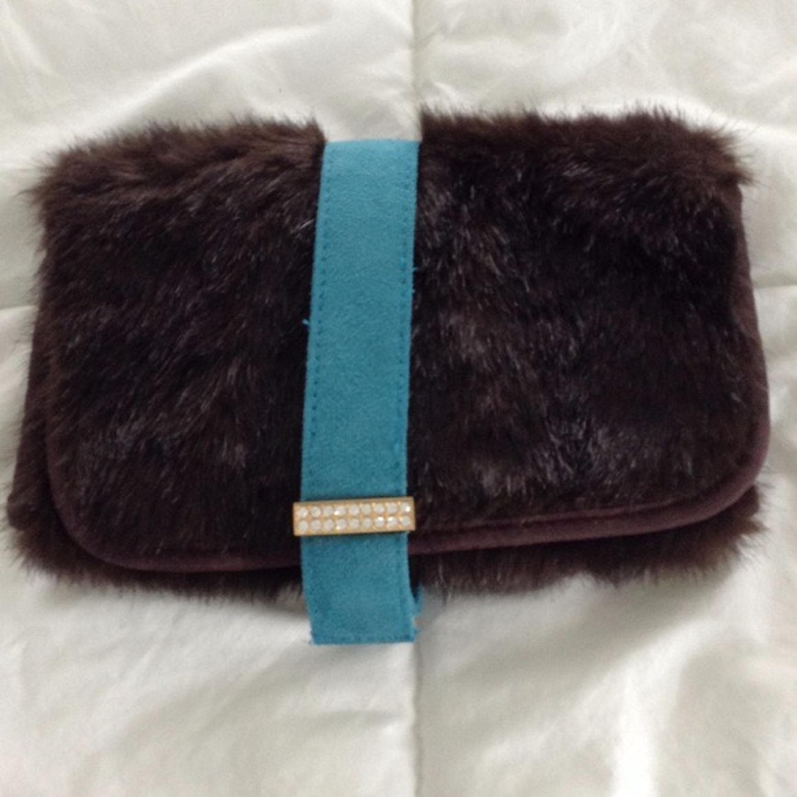Stephanie Johnson travel case