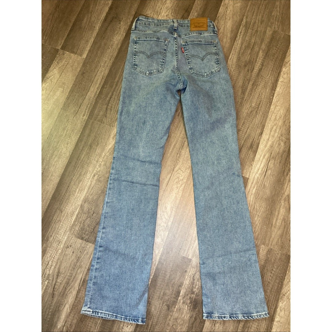 Levi's 725 High Rise Mom Bootcut Women's Light Blue Jeans 24x31.5 Big E Stretch