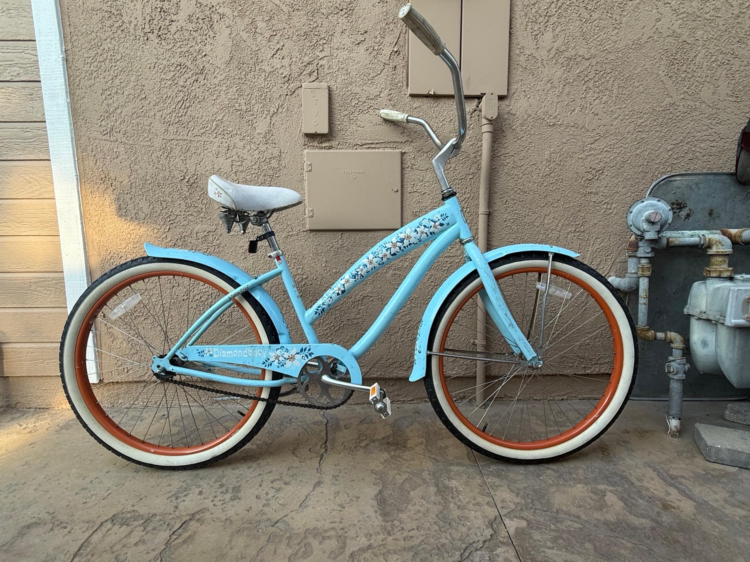 Diamondback Delia Cruz Beach Cruiser Bike Single Speed Coaster 26in Lightweight