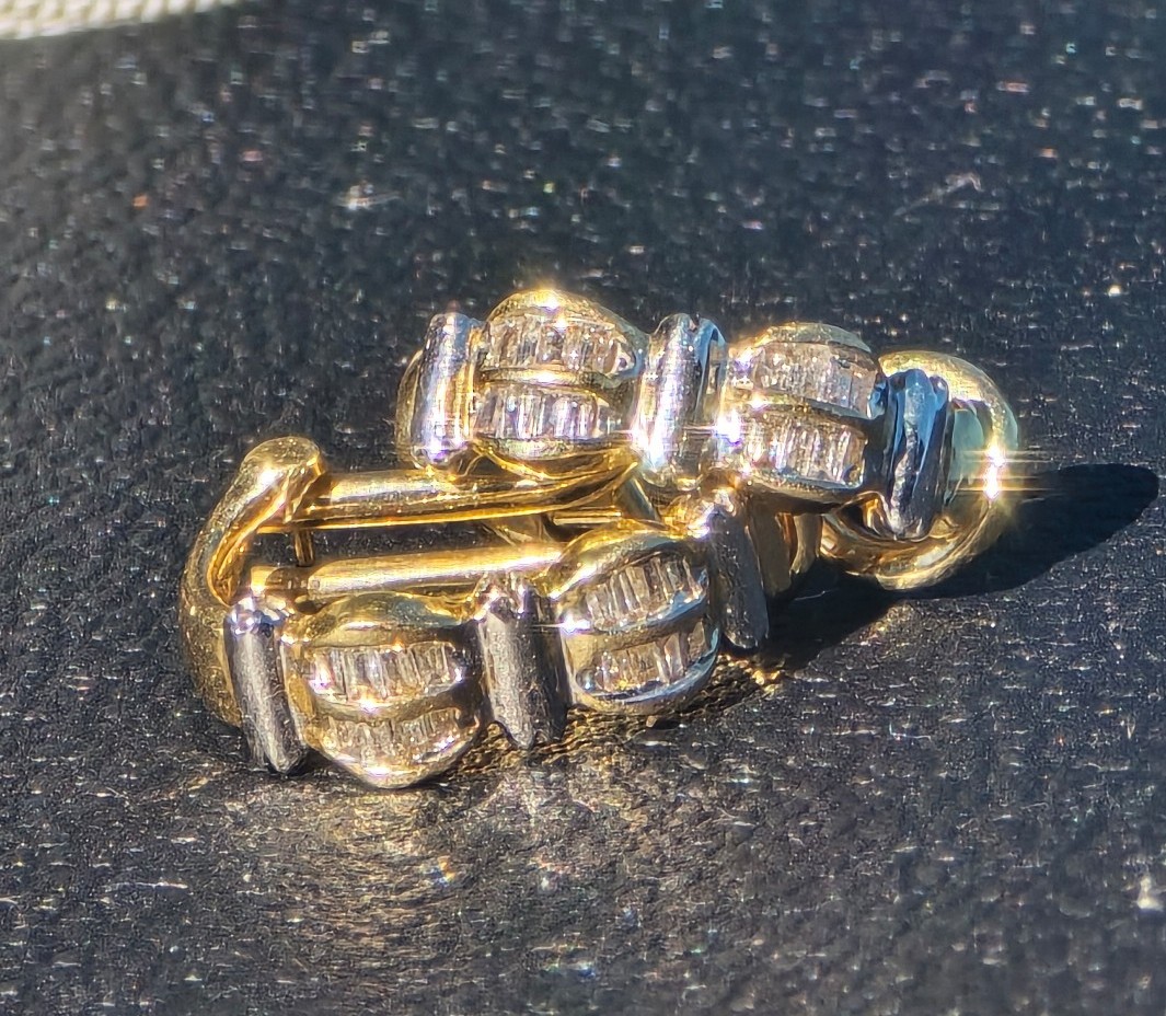 VINTAGE!♡ 14K White & Yellow Gold Baguette & Round Diamond Lever Back Earrings!