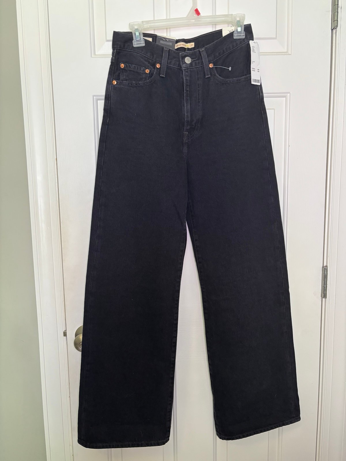 Black Levi’s ribcage wide leg 27