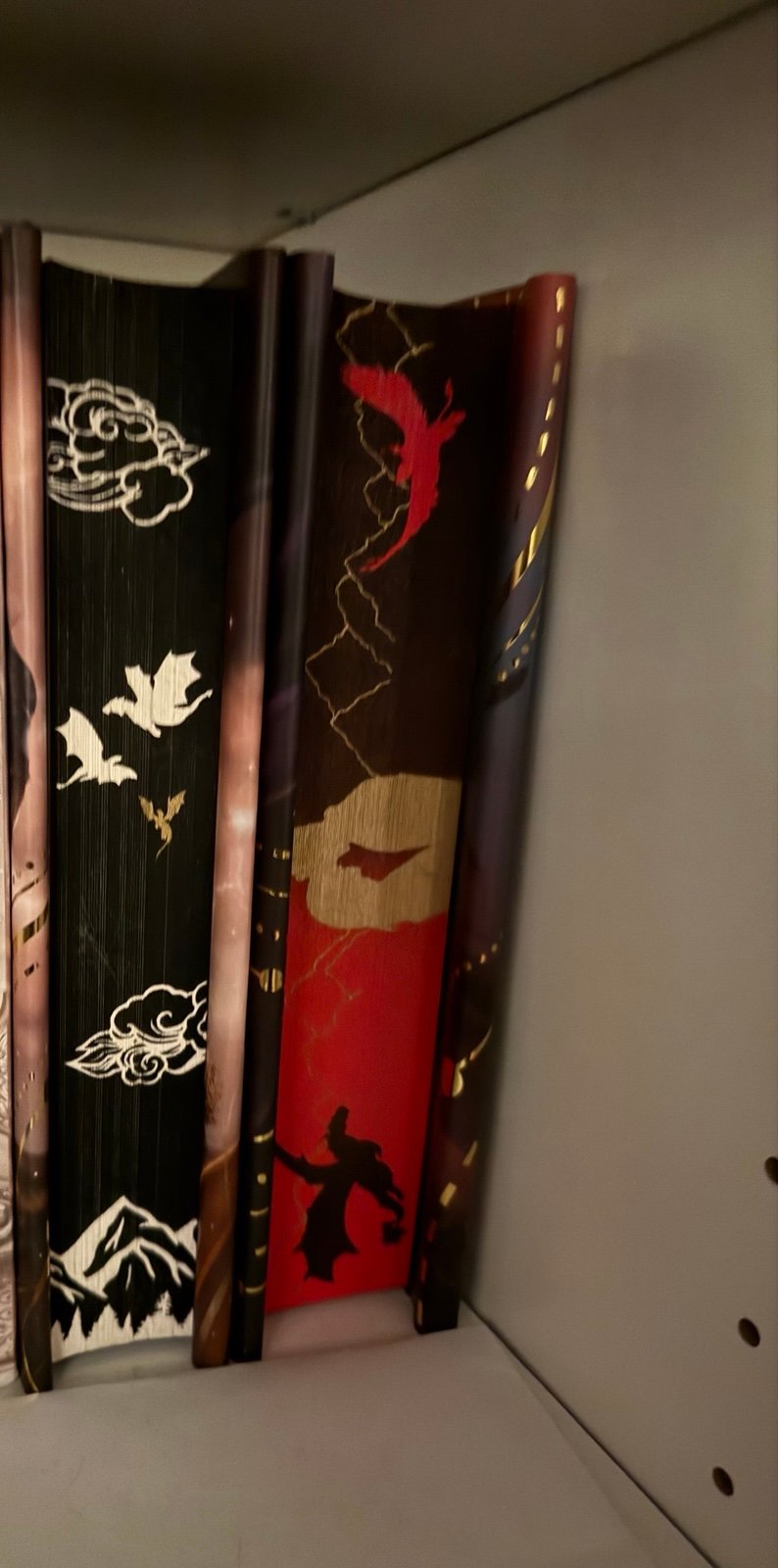 Fourth wing and iron flame hardback