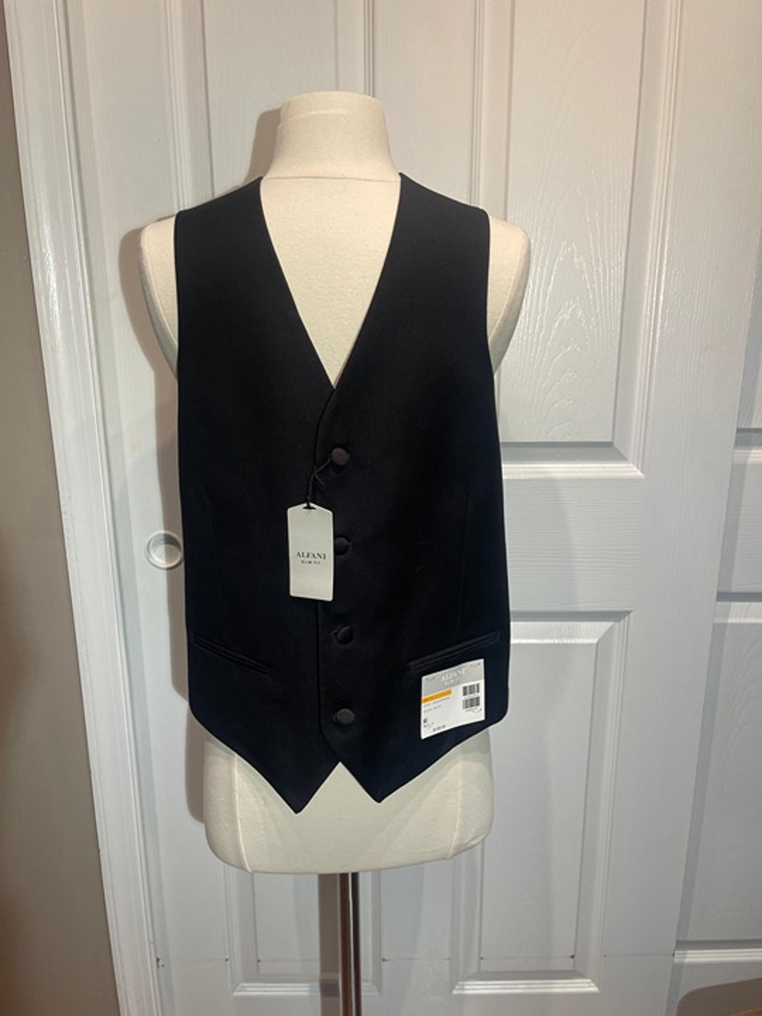 Alfani slim fit mens vest black Small NWT