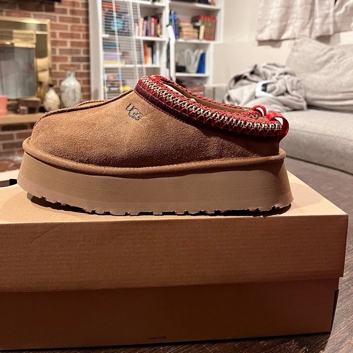 Women's ＵＧＧ Tazz Tasman Platform Slippers Chestnut Size 9/40