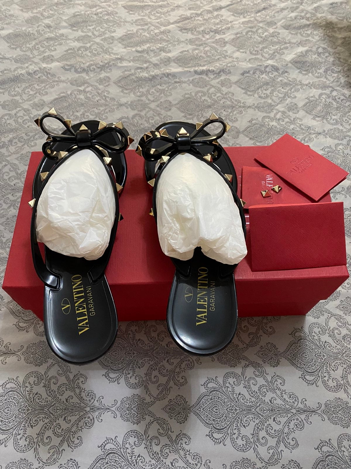 Valentino sandals size 38 very comfortable comes with box only use them once
