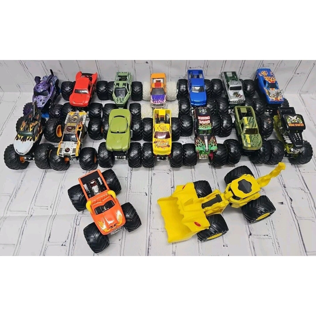 Hot Wheels Monster Jam Monster Trucks 1/64 Lot Of 16 READ!! SOLD AS-IS