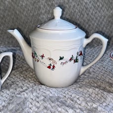 Vintage 1995 Farberware White Christmas #391 Teapot, Cream & Sugar Bowl EUC
