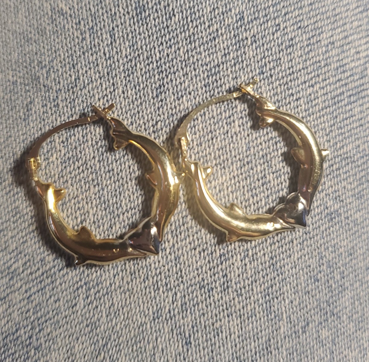 10k gold dolphin heart hoop earrings