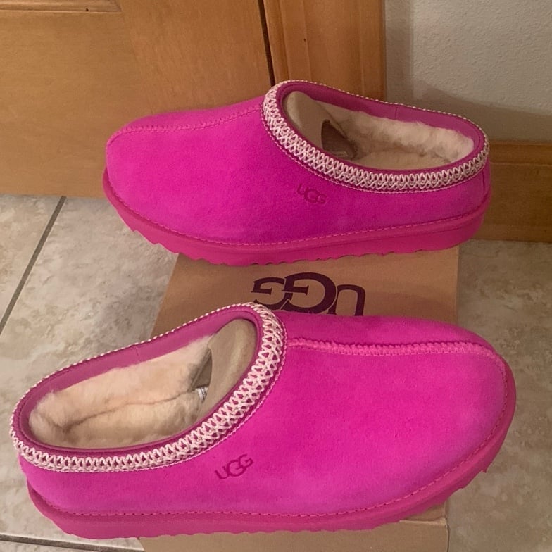 New UGG Tasman Slipper Rock Rose Pink Big Kid's Size 6Y which is a 7.5 in Womens