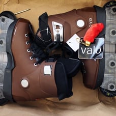 Like New Valo V13 Inline Skates Rollerblades Men's 7 (fits like M's 6 / W's 7.5