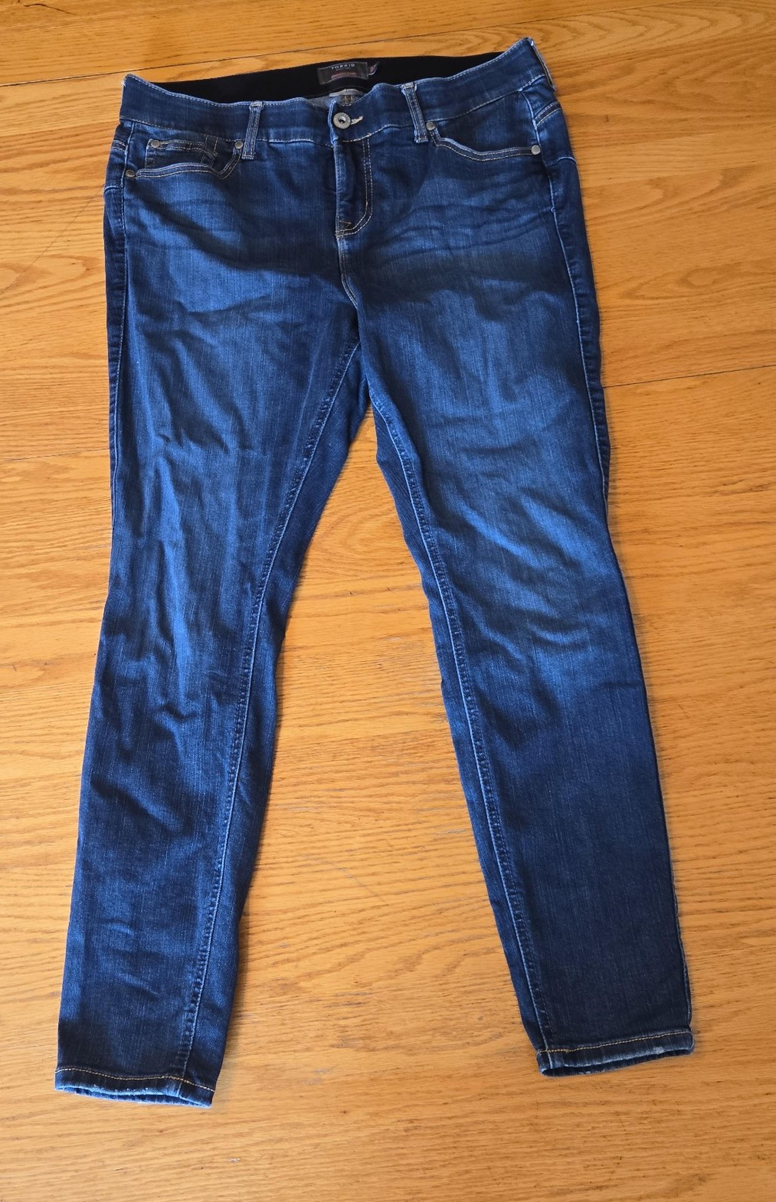 Womens torrid Jeans bombshell skinny size 16r 16 r premium stretch