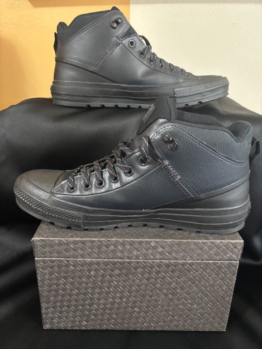 Converse Chuck Taylor * All Star Street Lugged Black Mids * Men 10