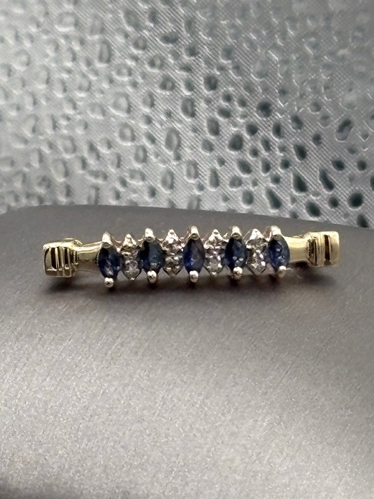 Ladies 14 Karat Yellow Gold Sapphire & Diamond Bar Pin