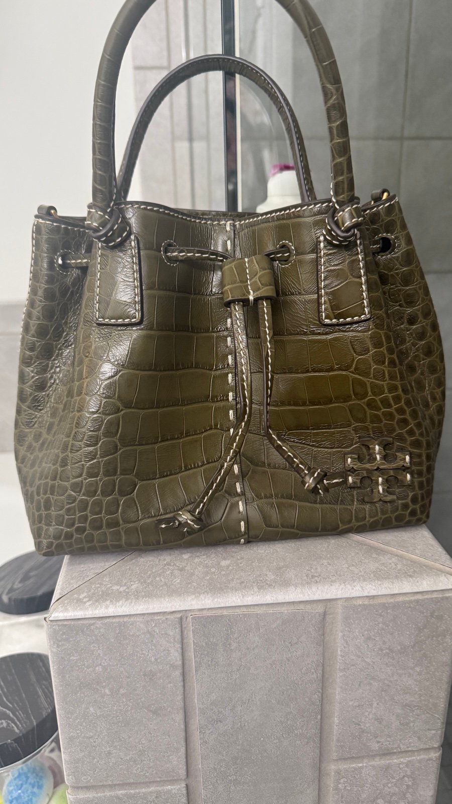 Tory Burch Bucket crossbody- New!