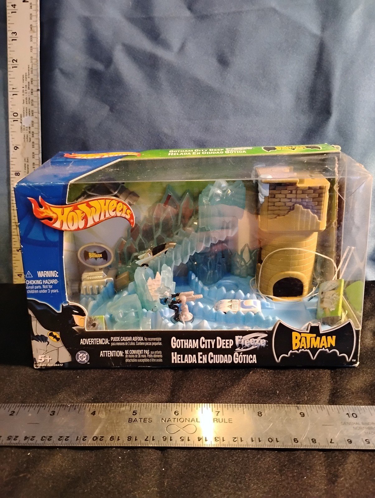HOT WHEELS 2004 MICRO GOTHAM CITY DEEP FREEZE PLAYSET
