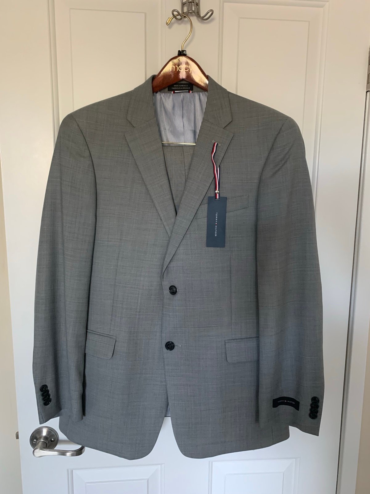 TOMMY HILFIGER Gray Classic Fit Suit Jacket 40R Pants 33x30 Retail 600 NEW
