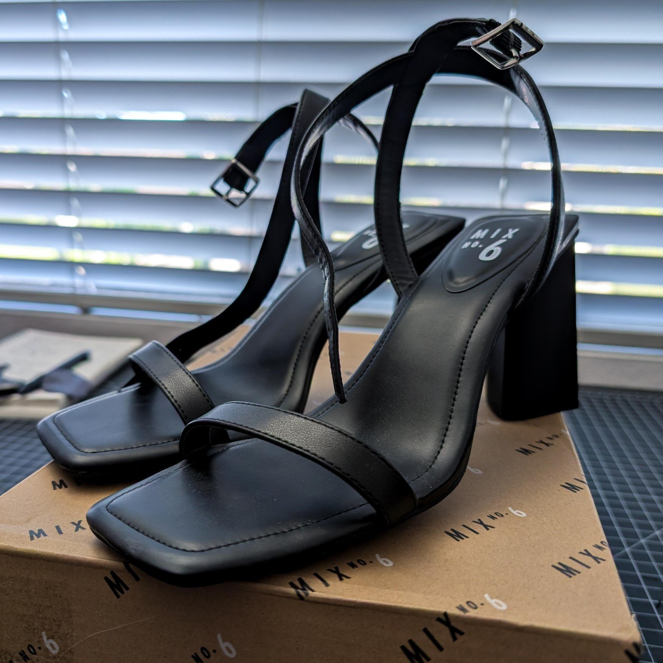 Mix No. 6 Alyanna Strappy Sandal Heels Black Size 9