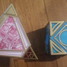 Star Wars Galaxy’s Edge Jedi & Sith Holocron, COMPLETE with Kyber crystals