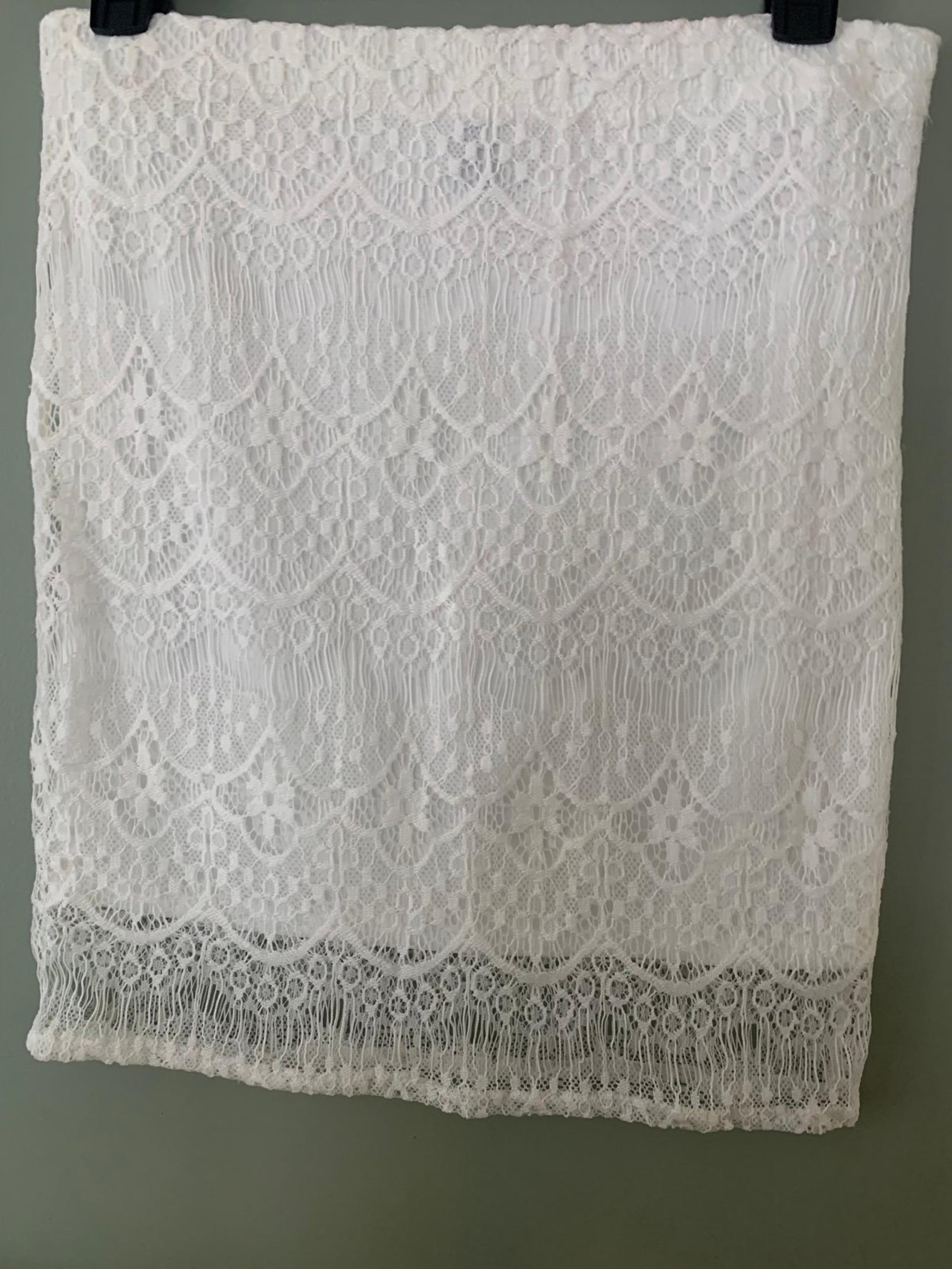Rue 21 White Lace Skirt Fully Lined Size XL