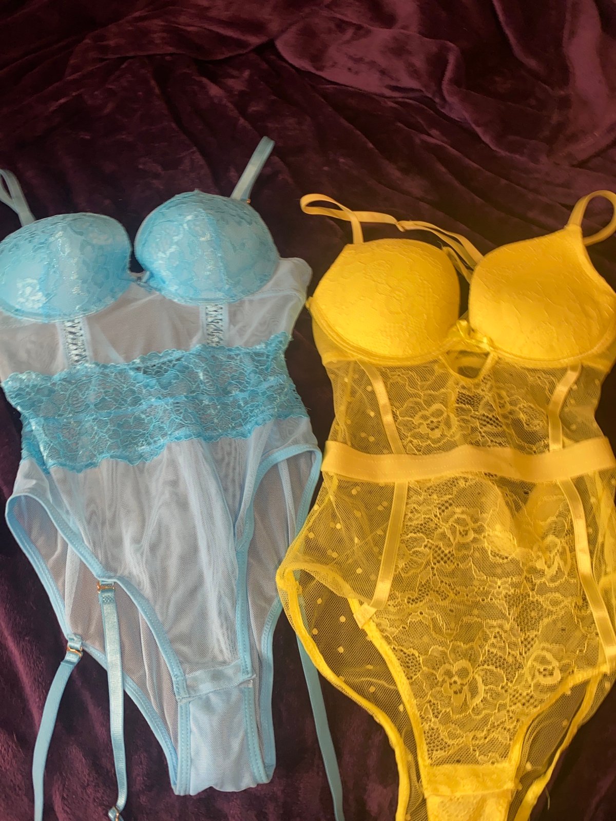 2 lingerie sets