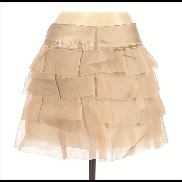BCBGMAXAZRIA size 10 Silk Ruffle Chiffon Mini skirt in excellent condition