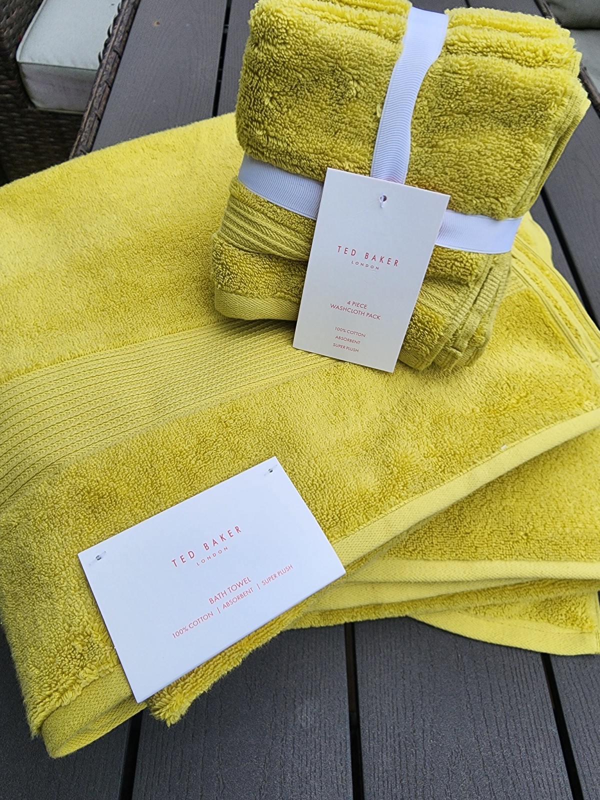 New Ted Baker Green Towel Set