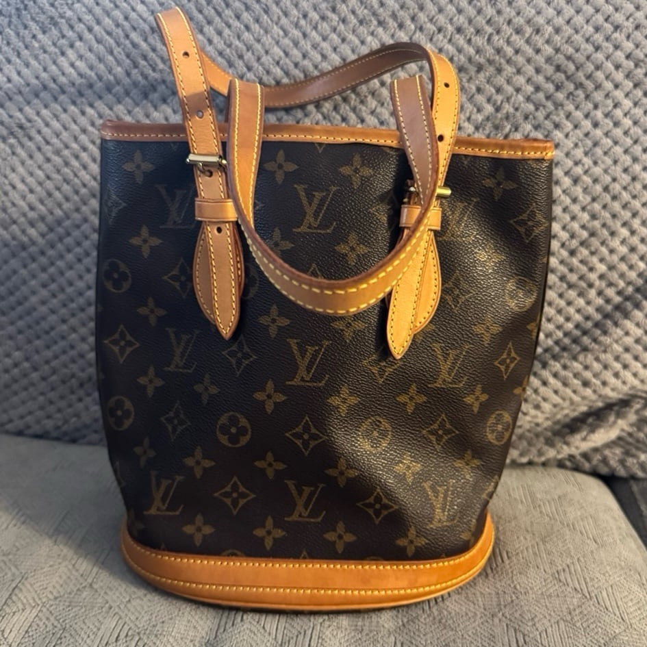 Vintage Louis Vuitton bucket bag