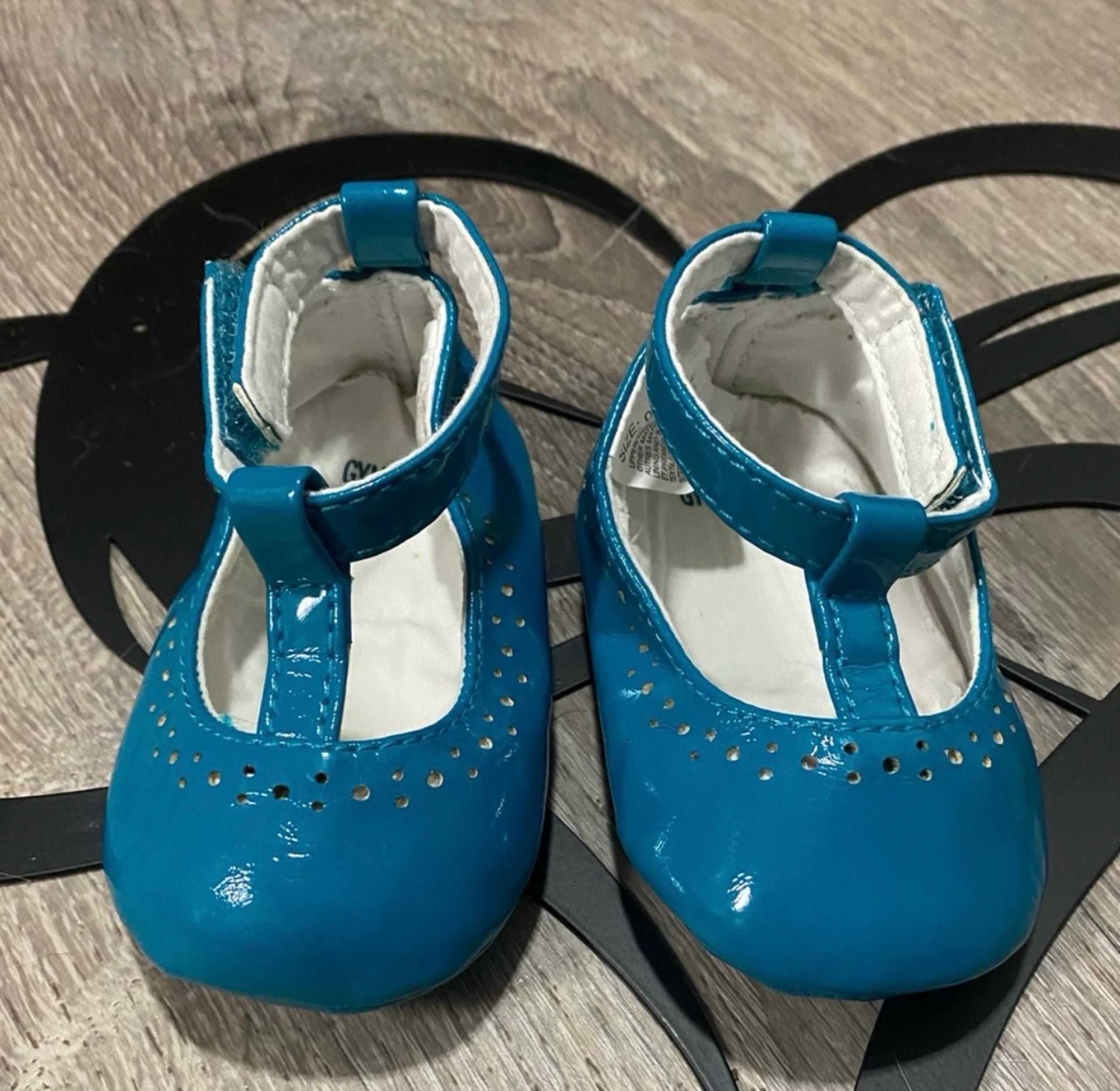 Baby Girl Dress Shoes | Sandals | Crawler Size 2 - Gymboree