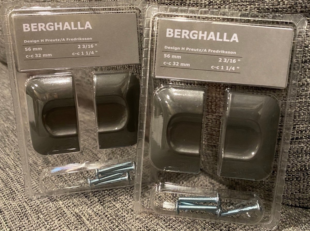 Lot of 35 IKEA BERGHALLA Handle Knobs black 2 3/16 803.228.55 New