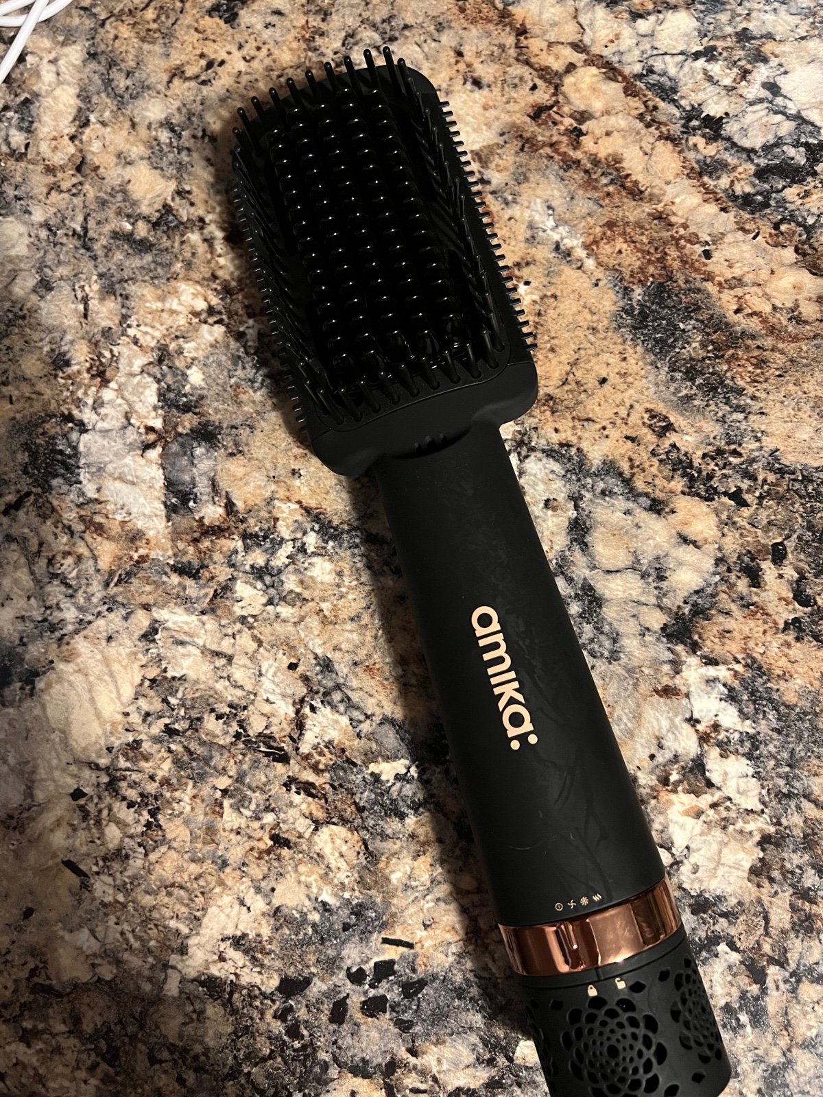 Amika thermal flat brush