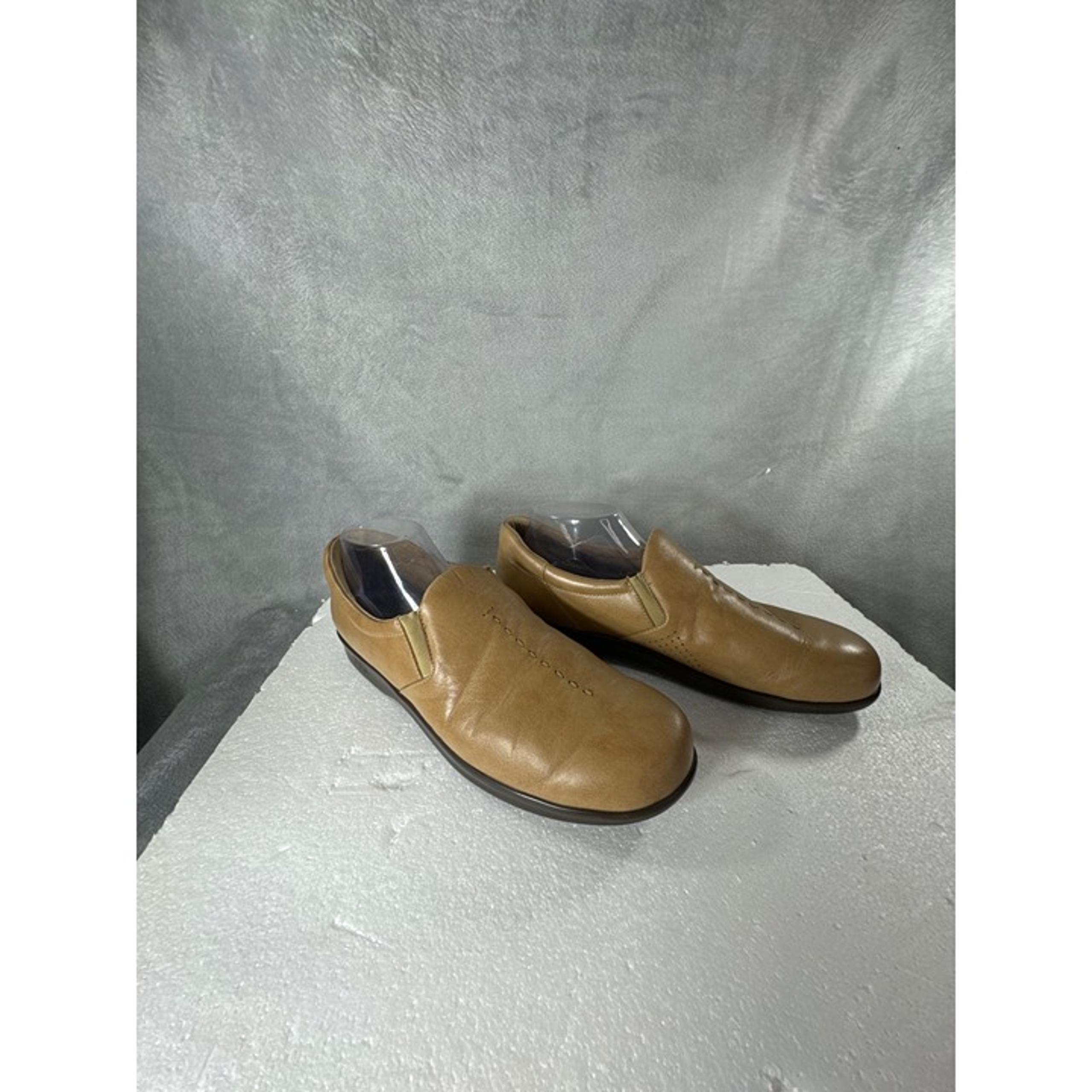 SAS Mens loafer 12S Beige Leather Slip-On Shoes Casual dress shoes
