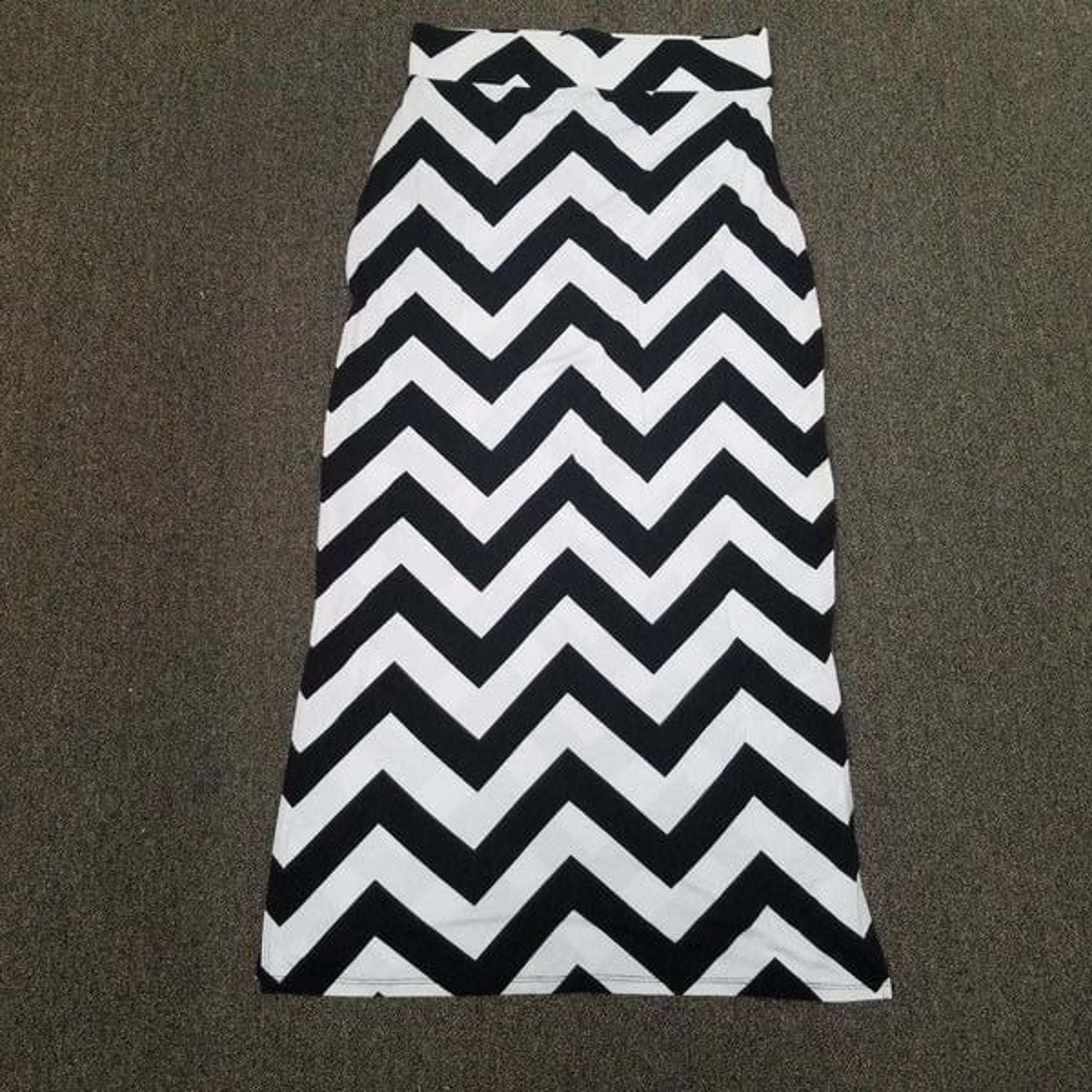 A.N.A Chevron Maxi Skirt
