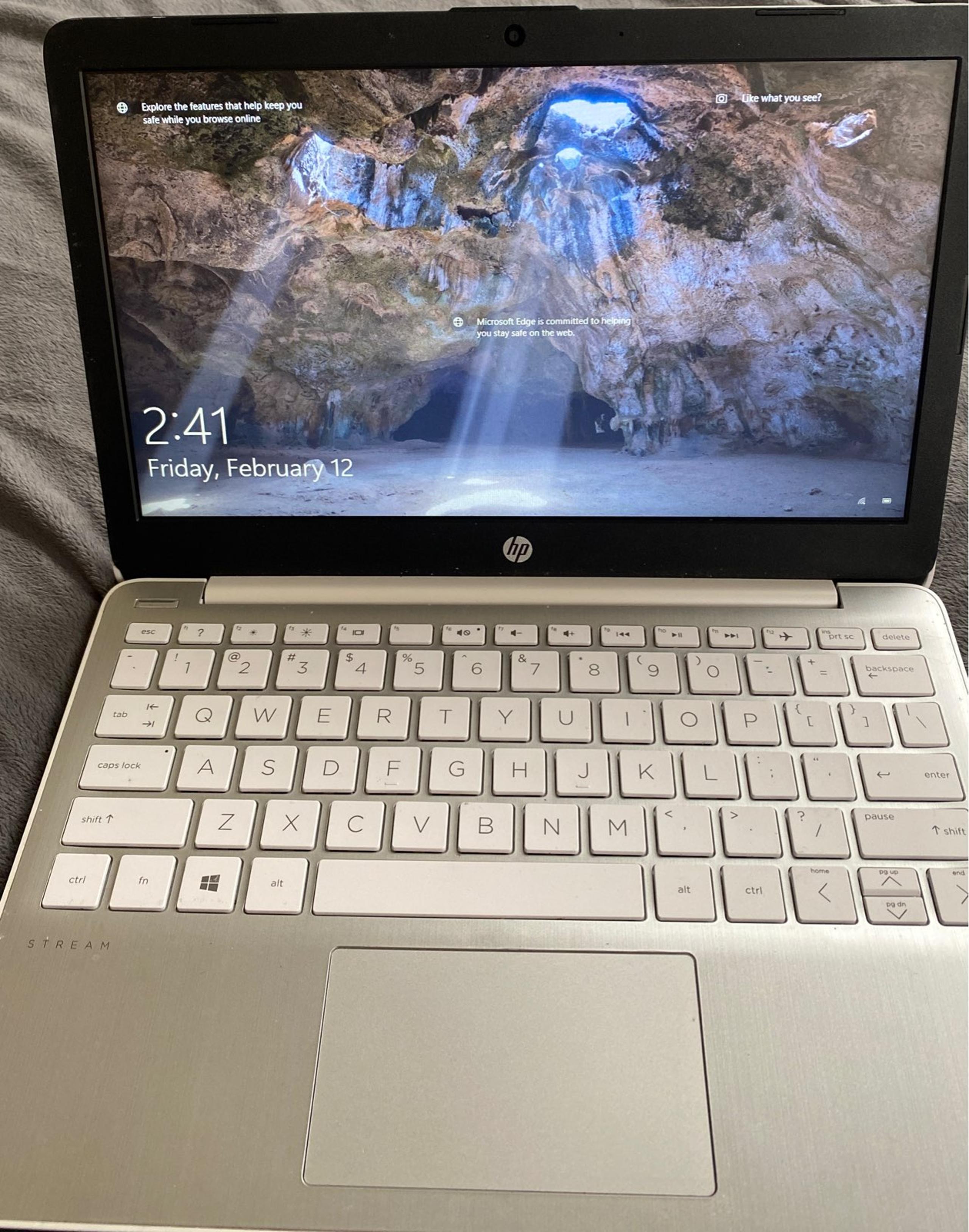 Apple Macbook Laptop