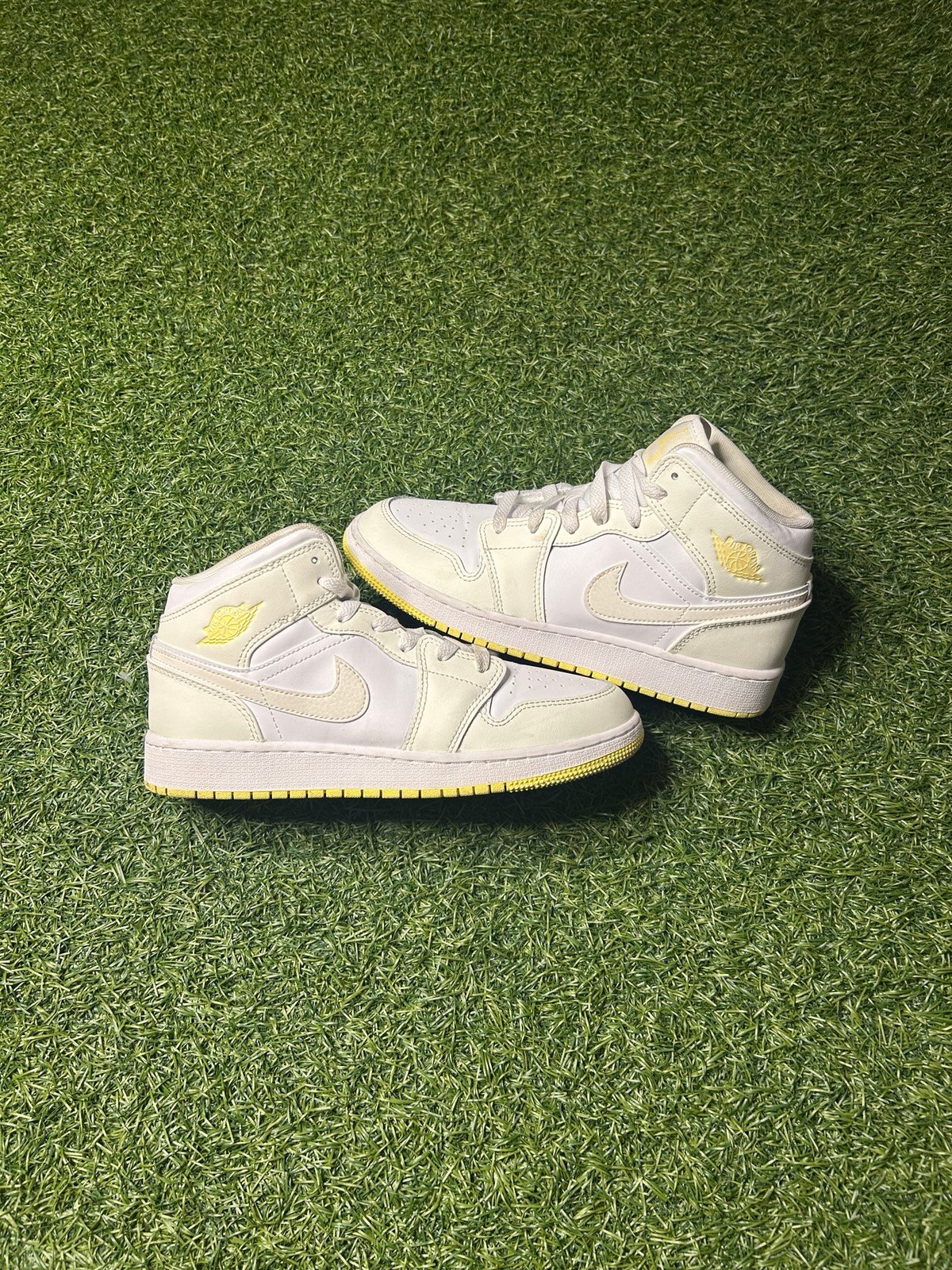 Nike Air Jordan 1 Mid Sail Light Laser Orange