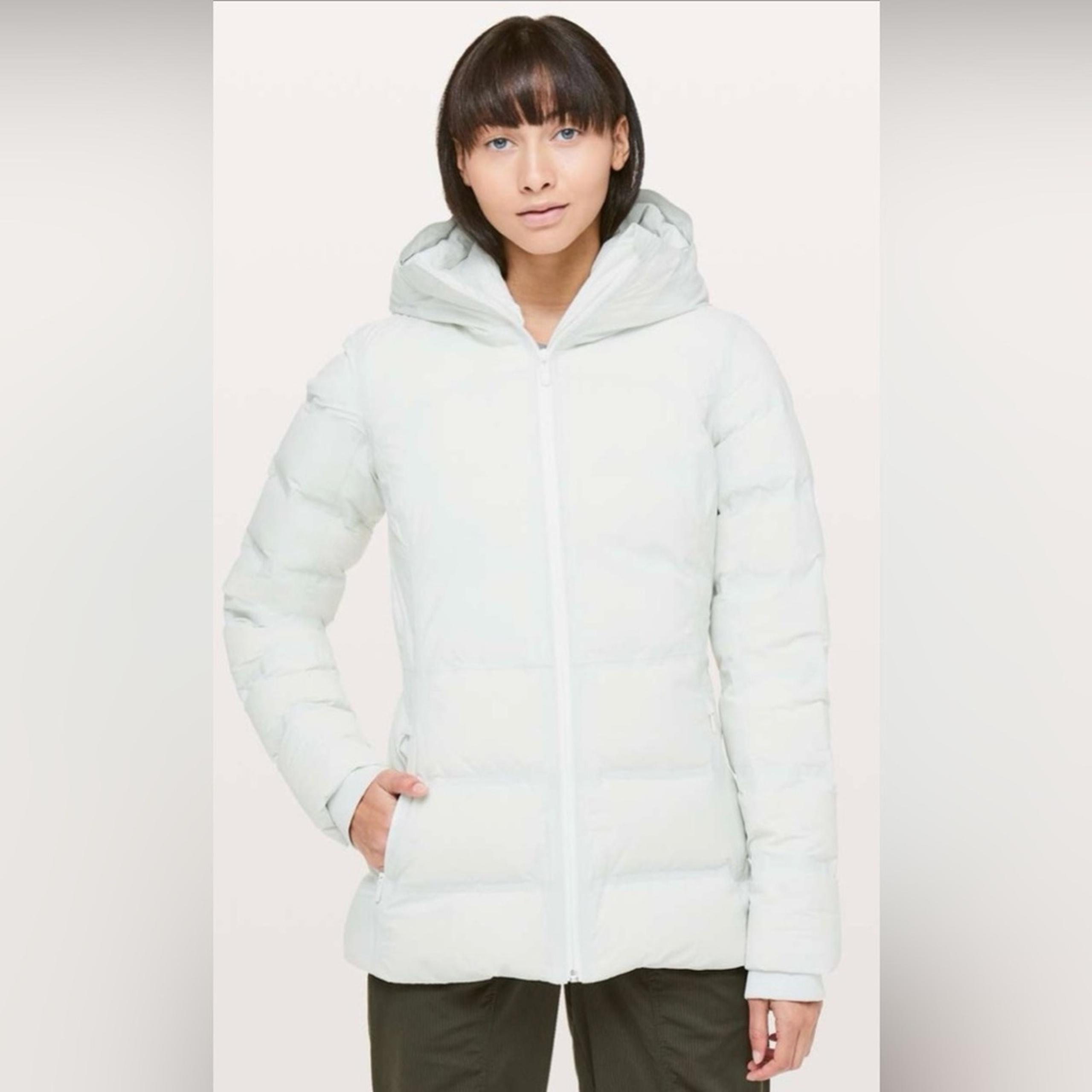 Lululemon Athletica W4AP8S Ocean Mist White Water Proof Puffer Jacket Size small