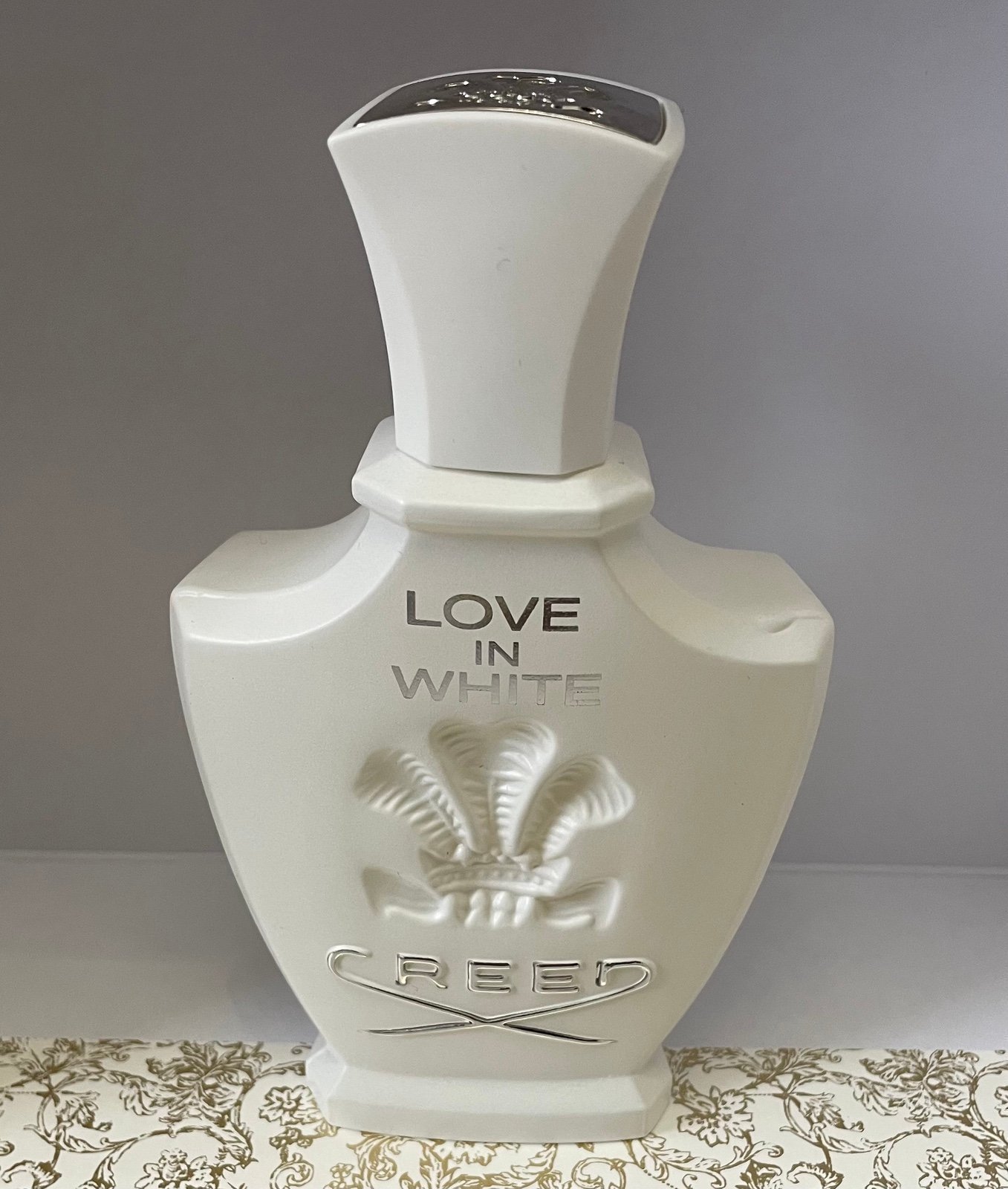 Love in white Creed