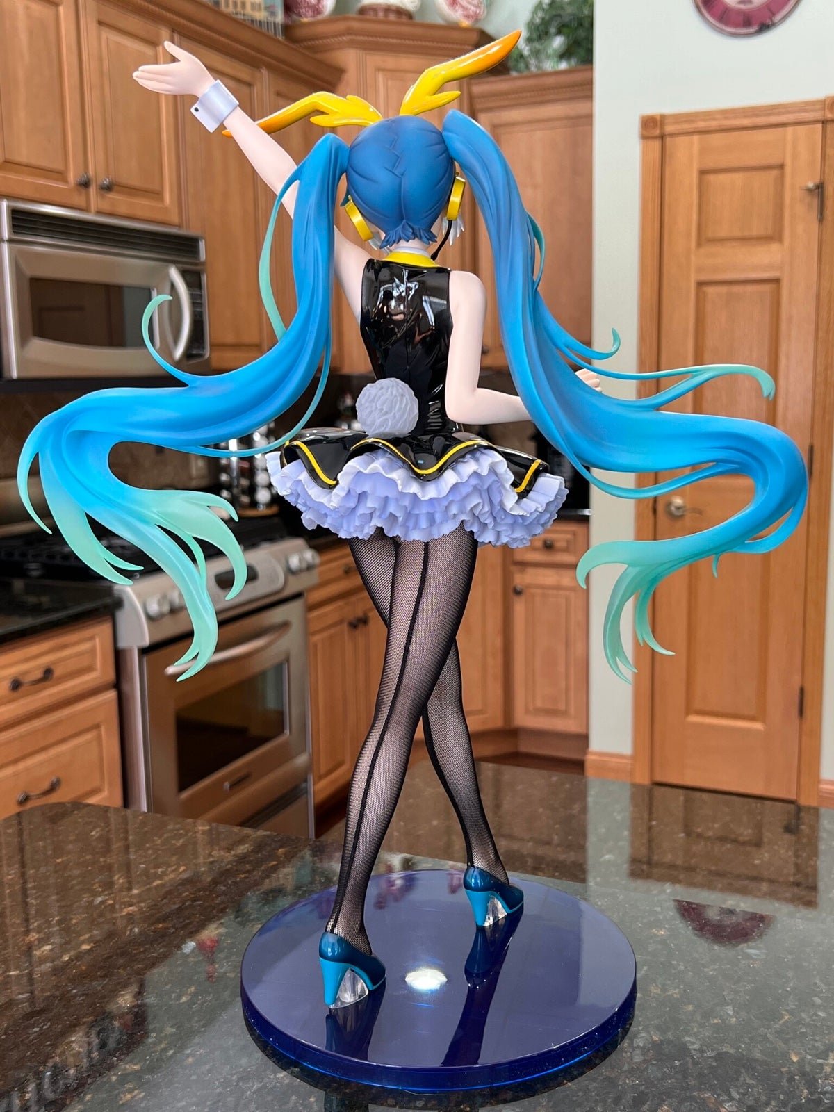 Hatsune Miku 1/4 Scale Figure My Dear Bunny Ver. Figurines