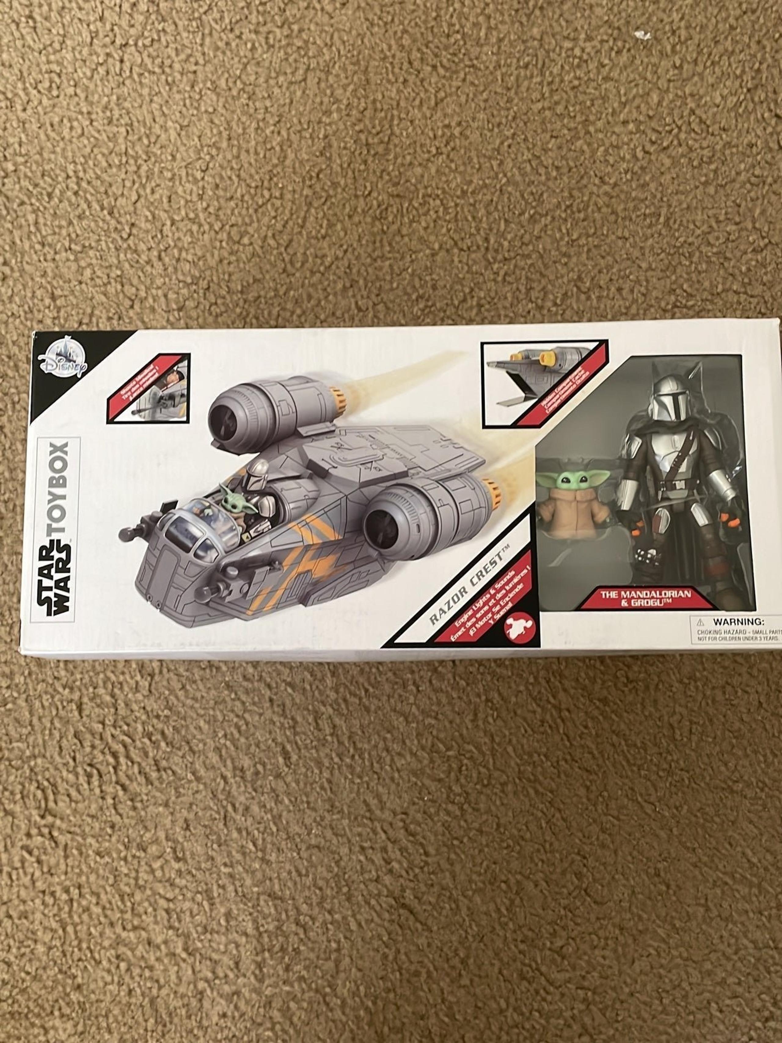 Star Wars Toybox  The Mandalorian & Grogu Action Figures with Razor Crest Set