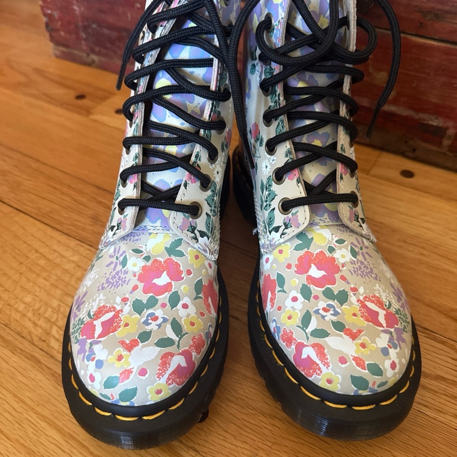 Dr. Martens Floral Mashup Parchment Beige Lace Up Combat Boots Women’s US 6