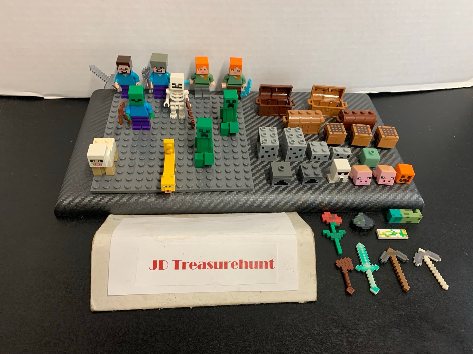 Huge Amazing Minecraft LEGO Lot Mini Figures Weapons & More