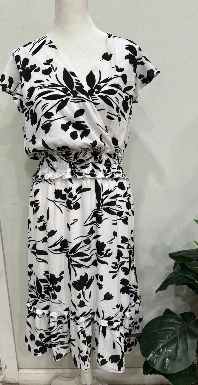 Dress for woman/Size M/Color Ember Floral/new with tag/retails 128