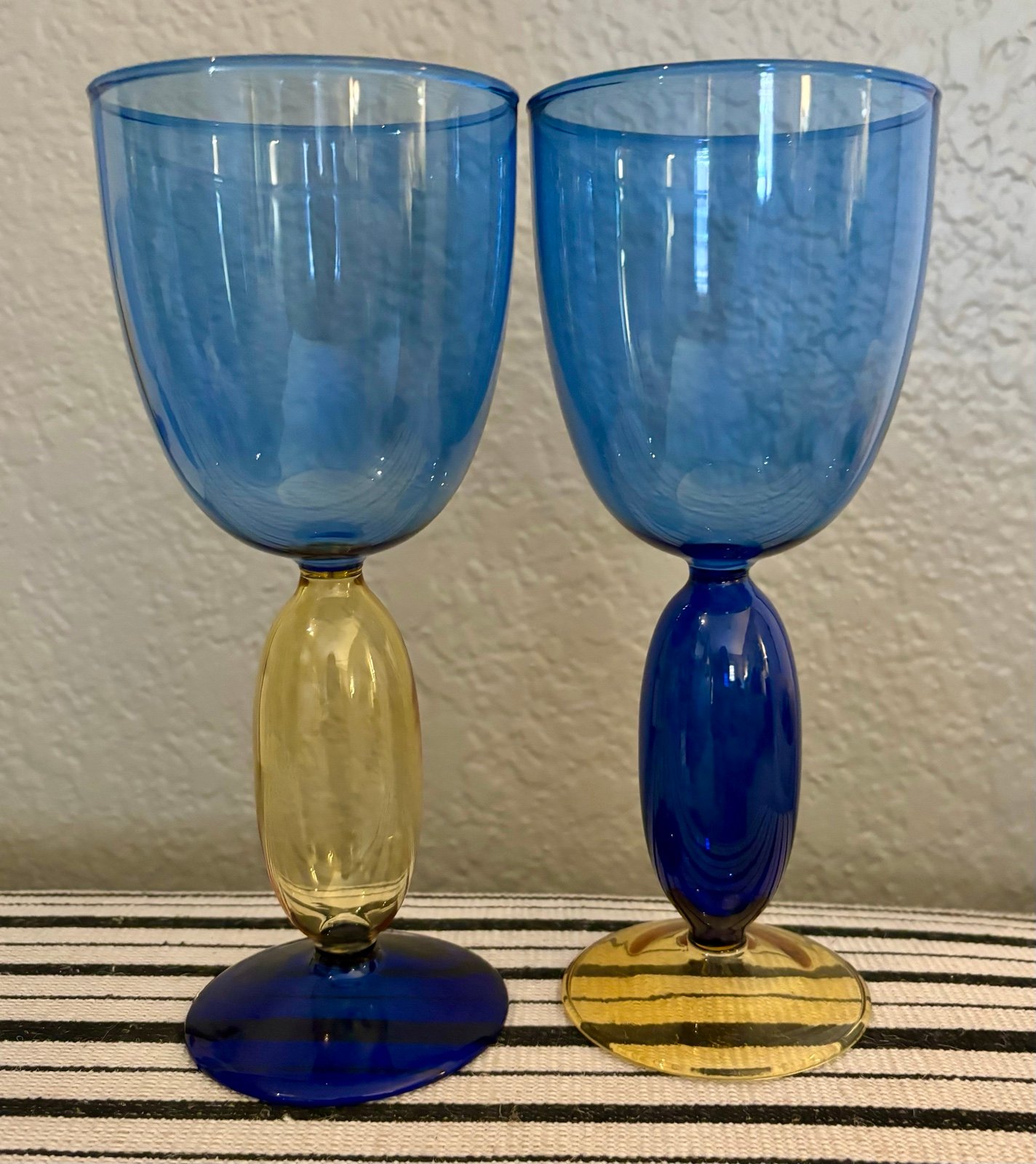 Beautiful Modern Wine Glasses - Set of 2