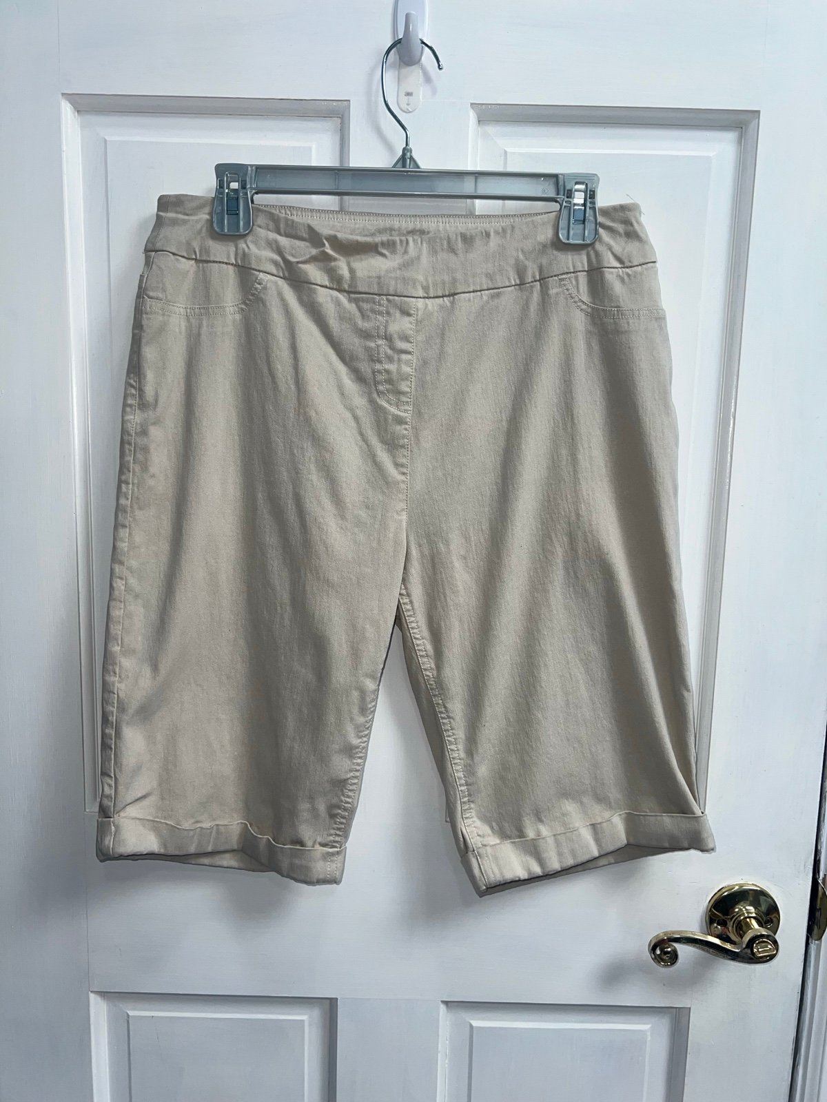 WOMENS Soft Surroundings Pull On Bermuda Slimming Shorts Stretch Waist Sz Medium