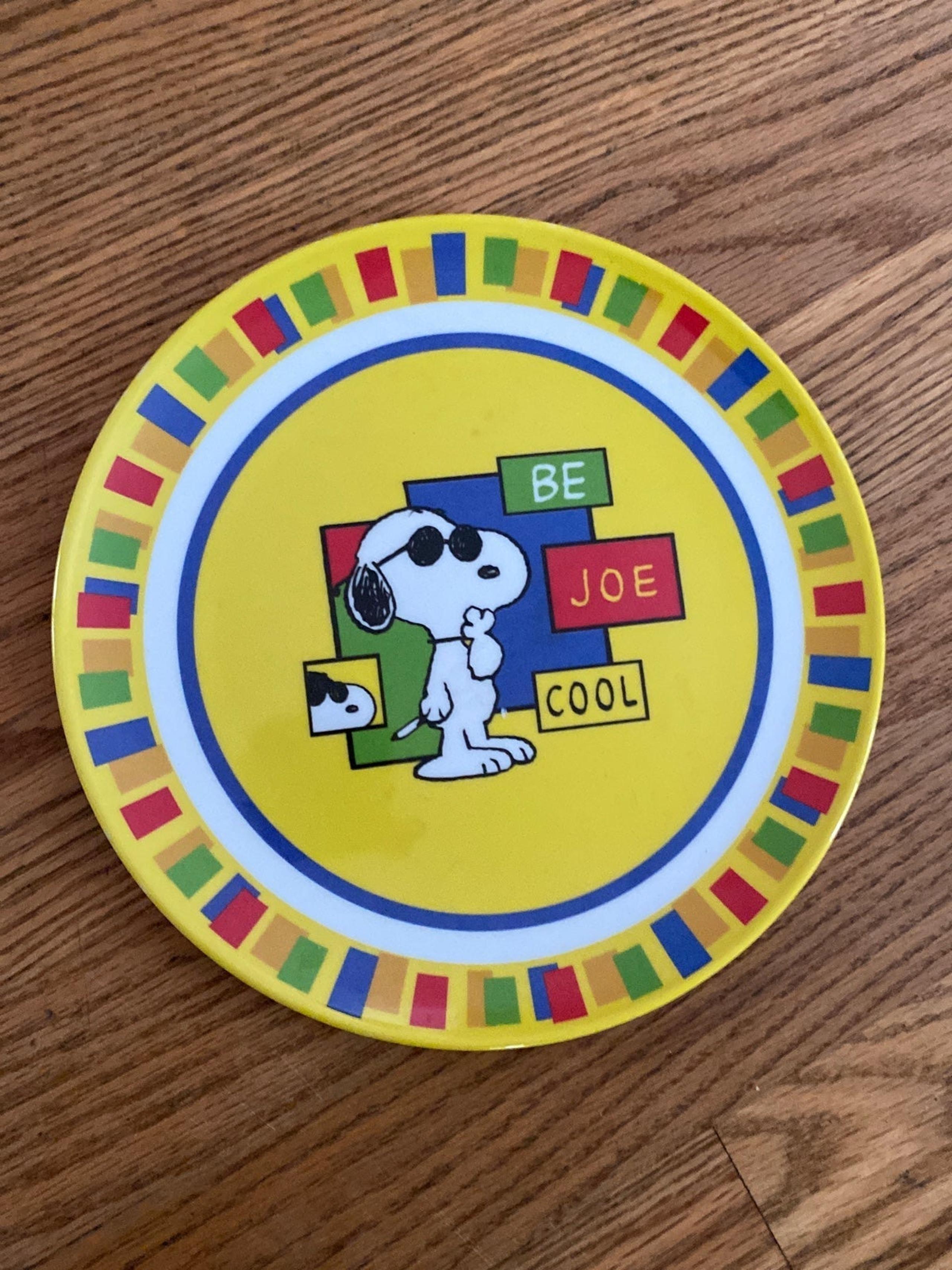 Peanuts Be Joe Cool 8 inch plate 2010 Gibson Overseas Snoopy child RI-18