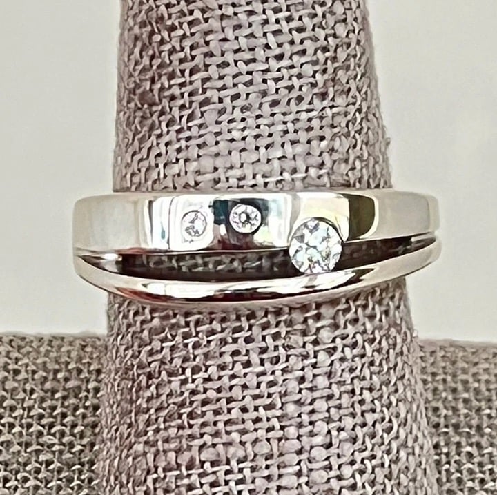 Sterling Silver Modern Split Shank Cubic Zirconia Ring SR-3363