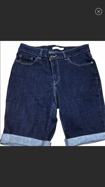 Levi’s size 29 Bermuda jean shorts Inseam:12 1/4 inches