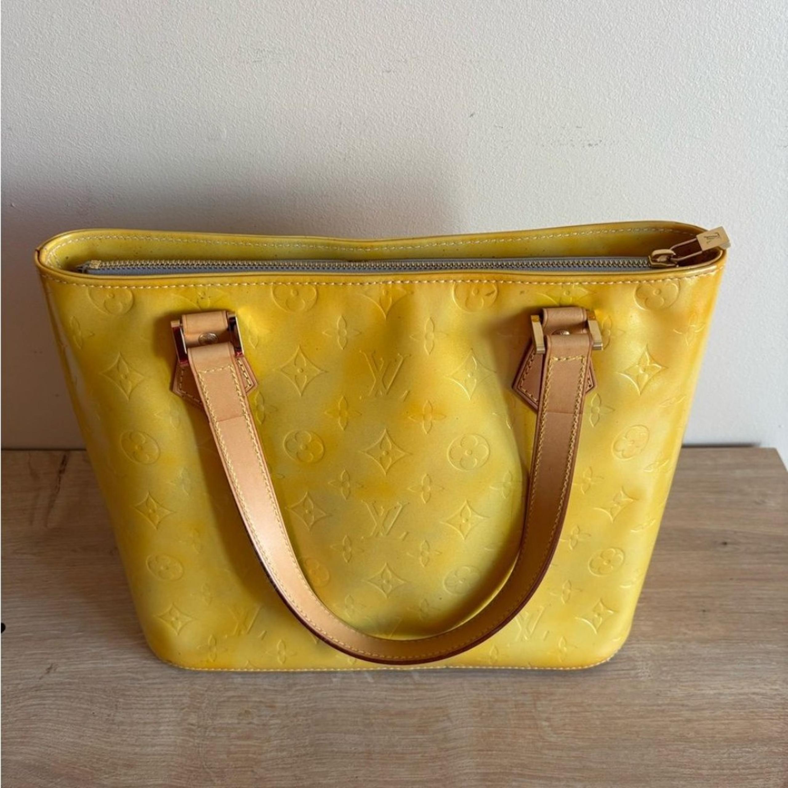 Authentic Louis Vuitton vernis Houstin shoulder bag